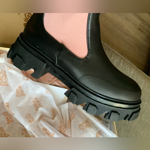 NIB Dolls Kill x PUBLIC DESIRE Kira Chelsea Boots Shoes Size US 6 - Picture 5 of 10